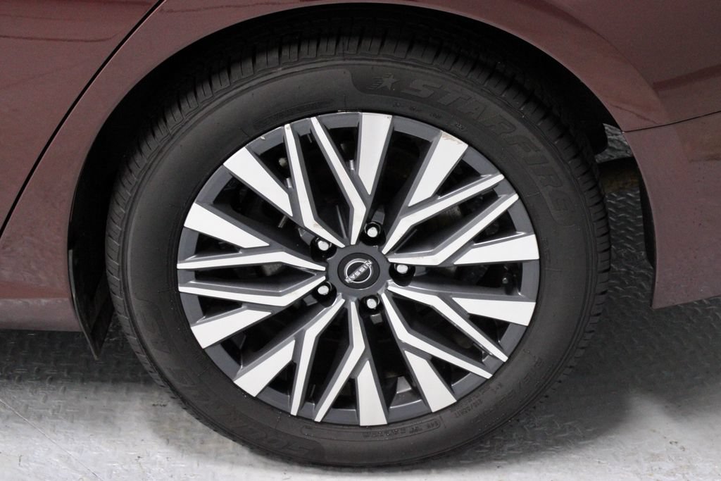 Certified 2024 Nissan Altima 2.5 SV FWD image 18