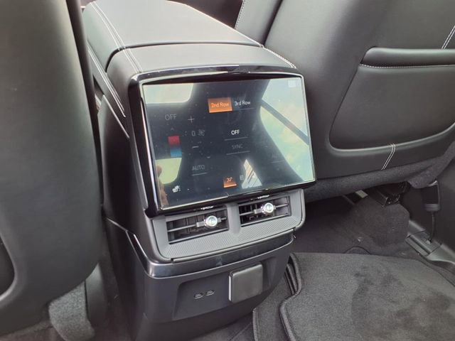 New 2026 Cadillac Vistiq Luxury image 15