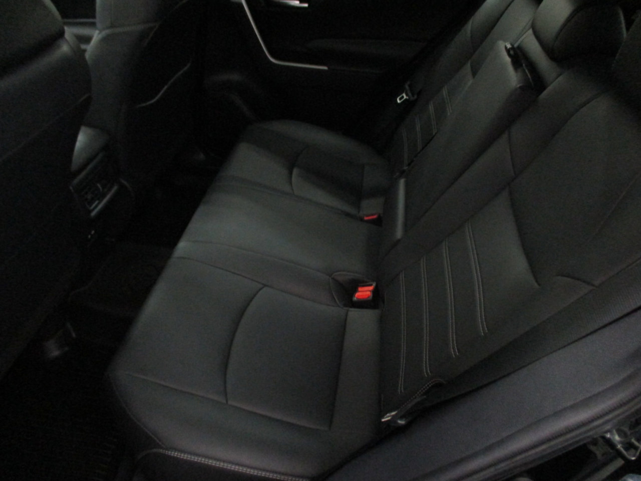 Used 2021 Toyota RAV4 XLE Premium image 11