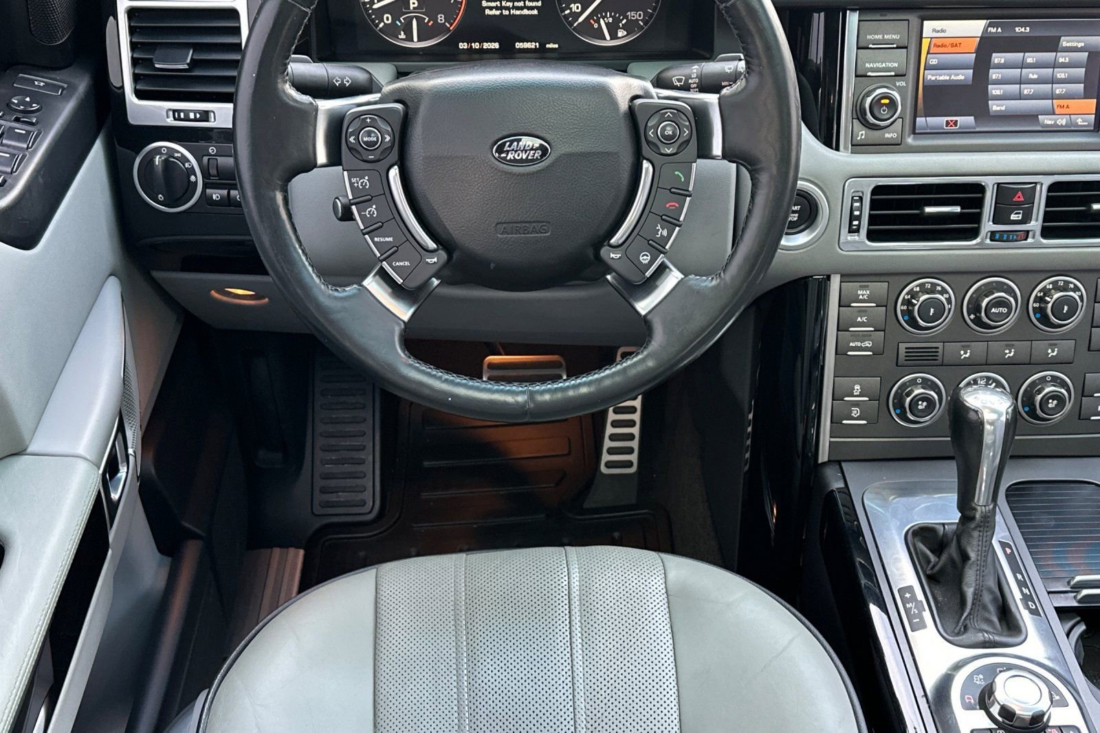 Used 2011 Land Rover Range Rover Supercharged AWD/4WD image 17