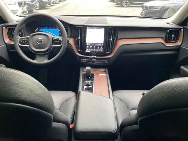 Certified 2023 Volvo XC60 B5 Plus AWD/4WD image 22