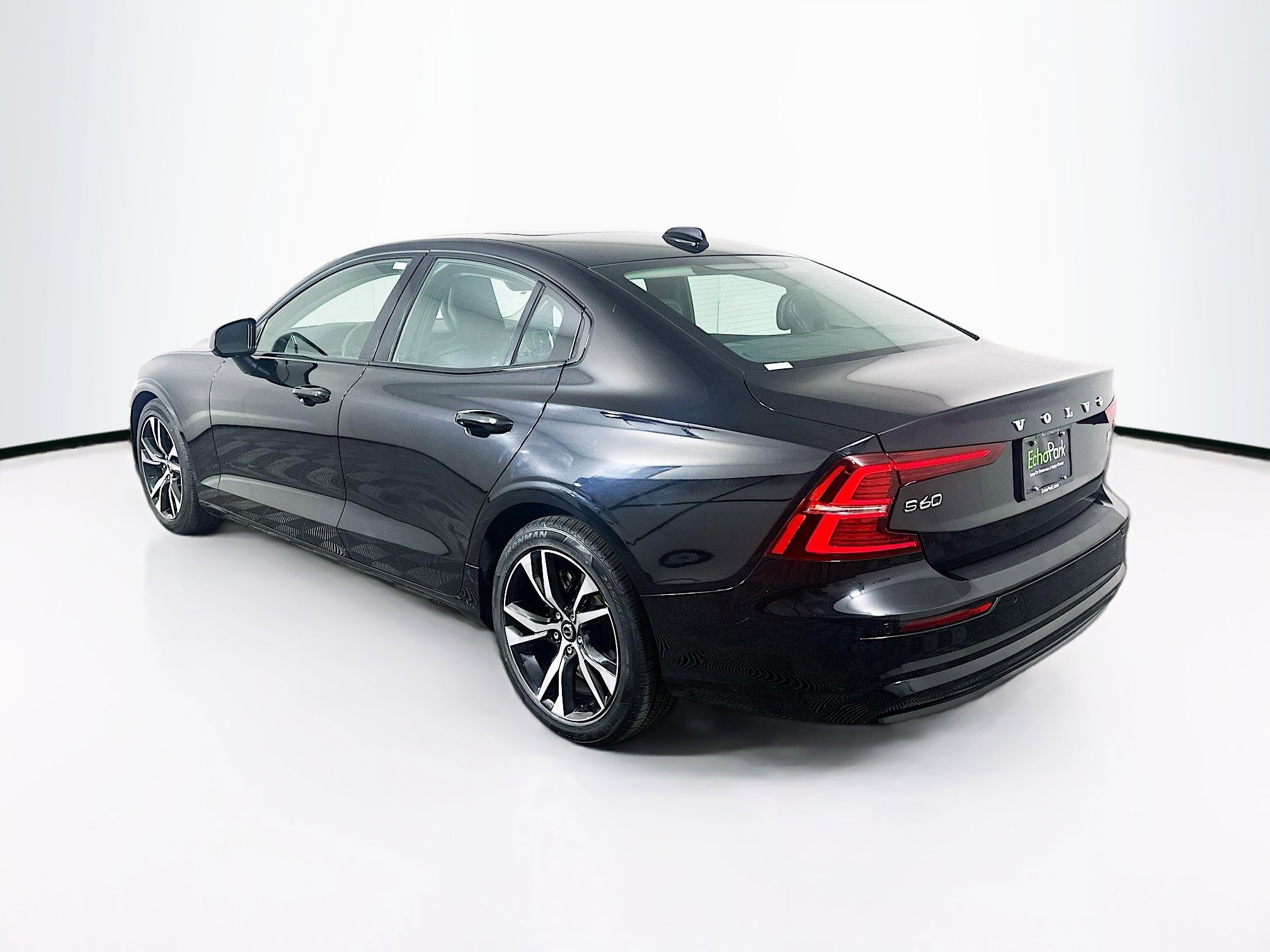 Used 2024 Volvo S60 B5 Core image 5