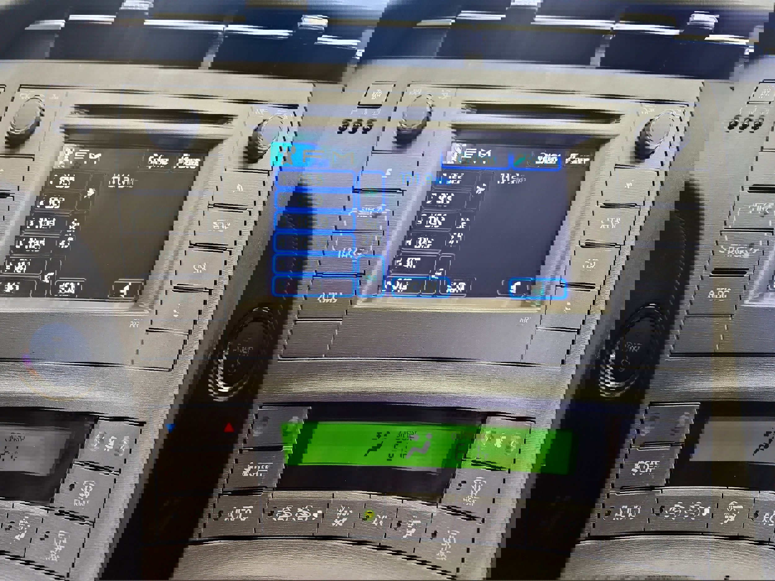 Used 2014 Toyota Prius Two FWD image 17