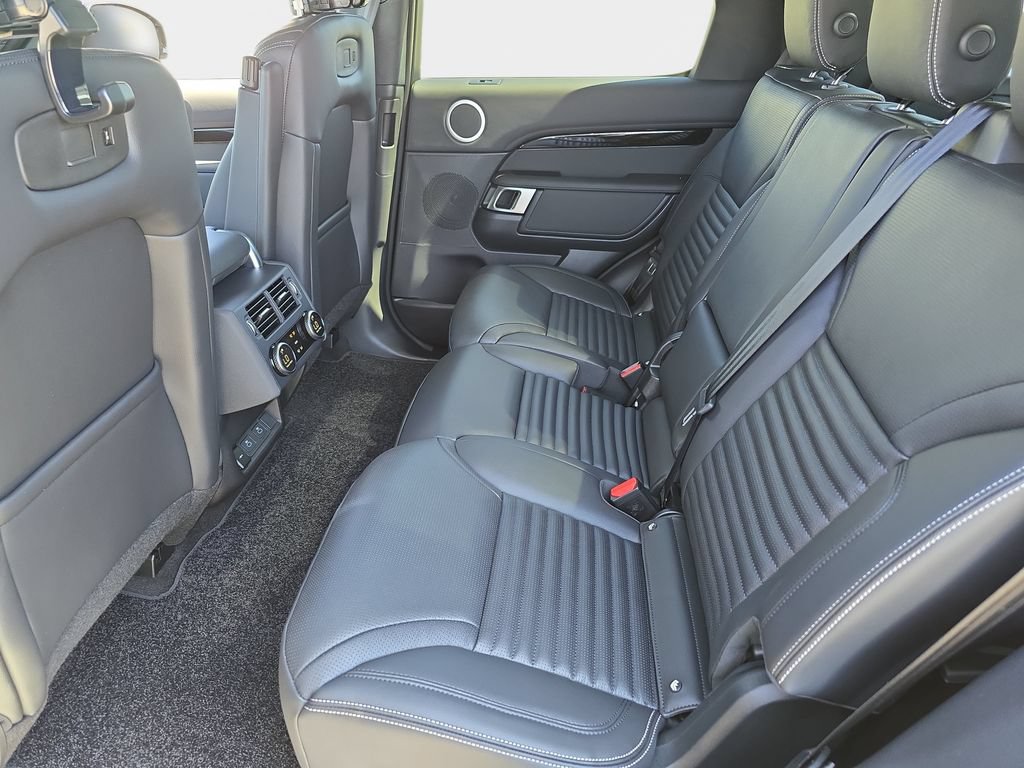 New 2026 Land Rover Discovery S AWD/4WD image 16