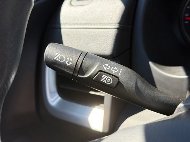 Used 2024 GMC Terrain SLE FWD image 32