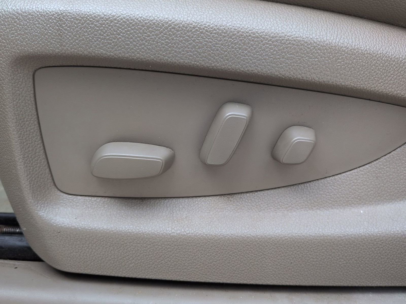 Used 2015 Chevrolet Suburban LTZ image 20