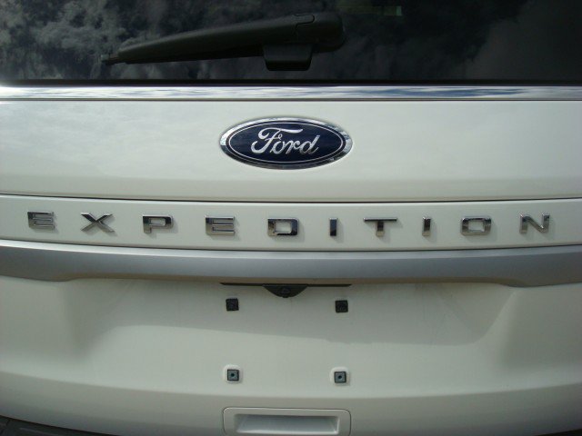 Used 2024 Ford Expedition XLT RWD image 9