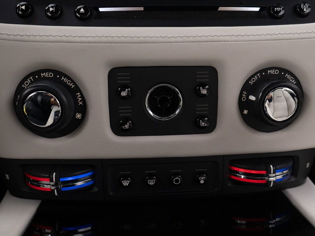 Certified 2018 Rolls-Royce Dawn RWD image 41