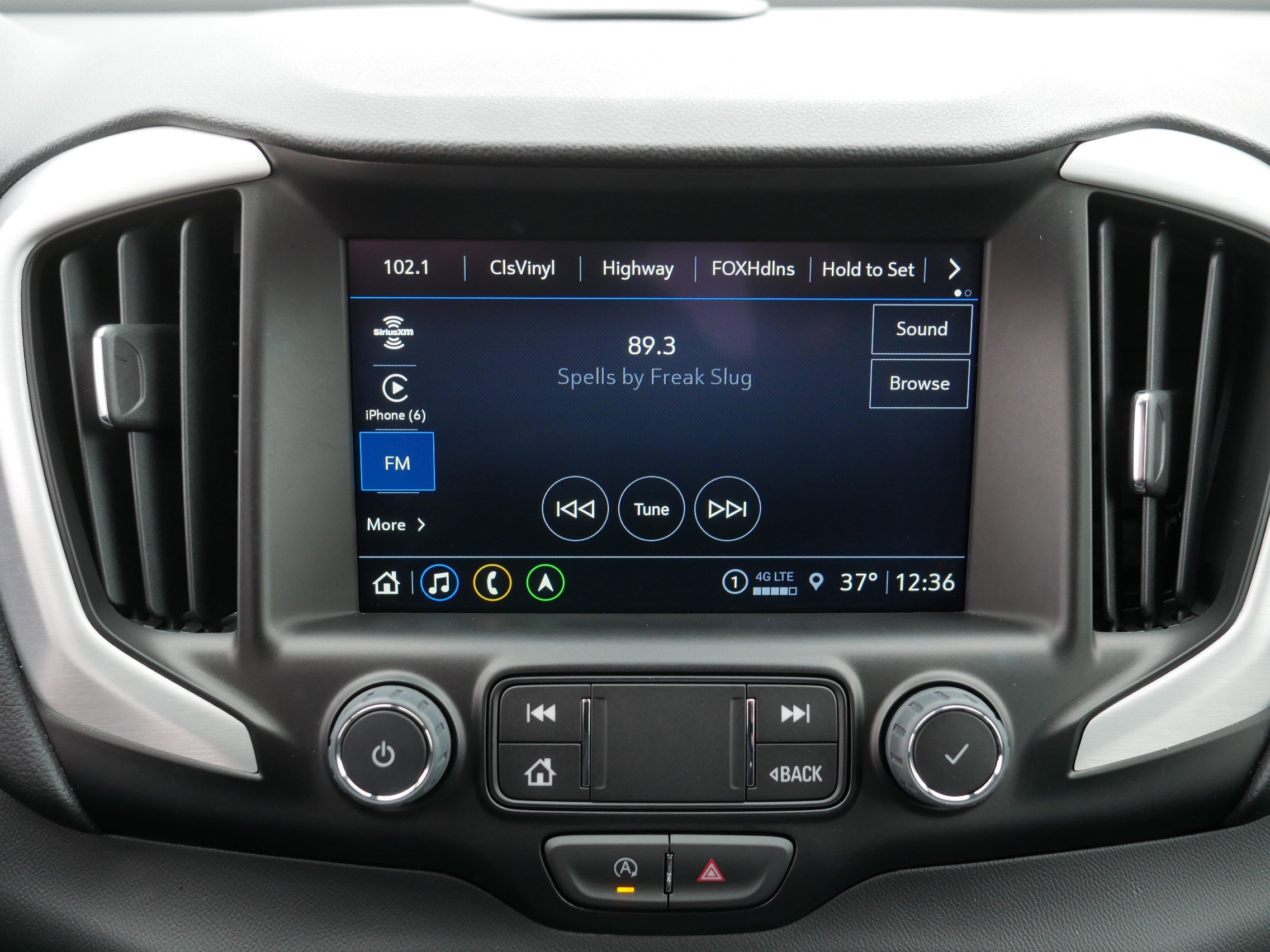 Used 2024 GMC Terrain SLT w/ Infotainment Package II image 22