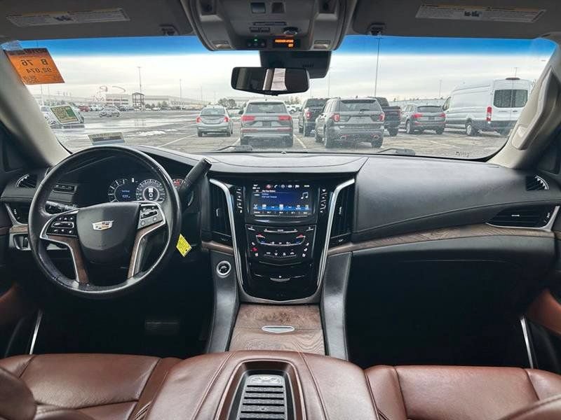 Used 2019 Cadillac Escalade Premium Luxury AWD/4WD image 20