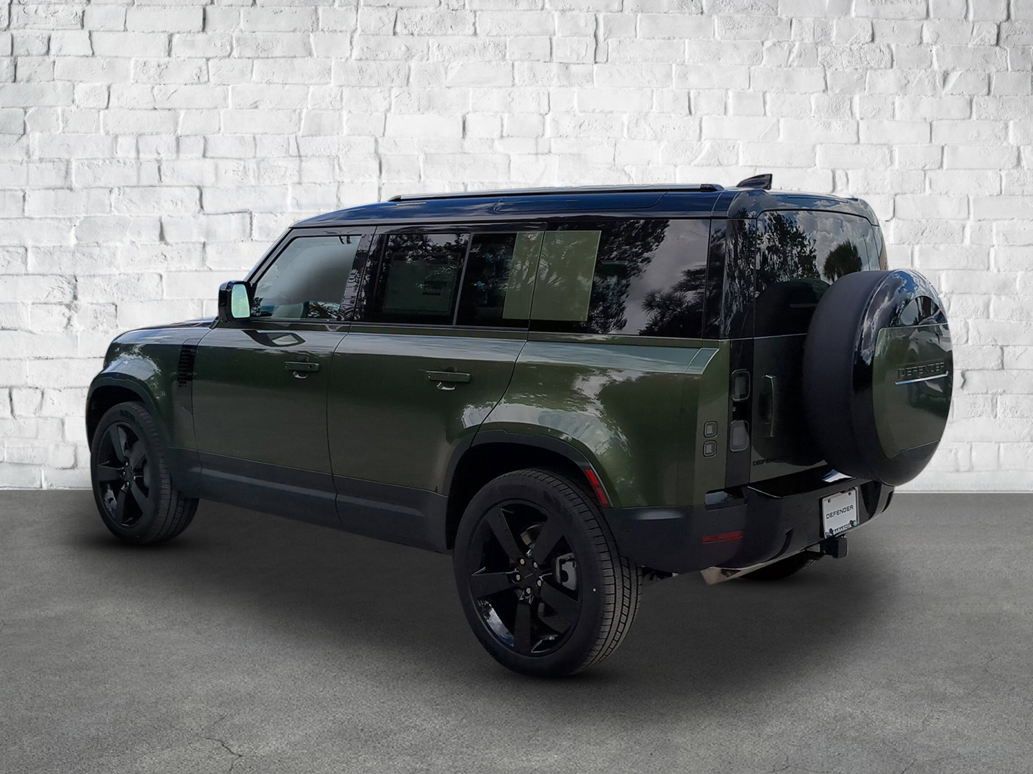 New 2026 Land Rover Defender 110 S image 4