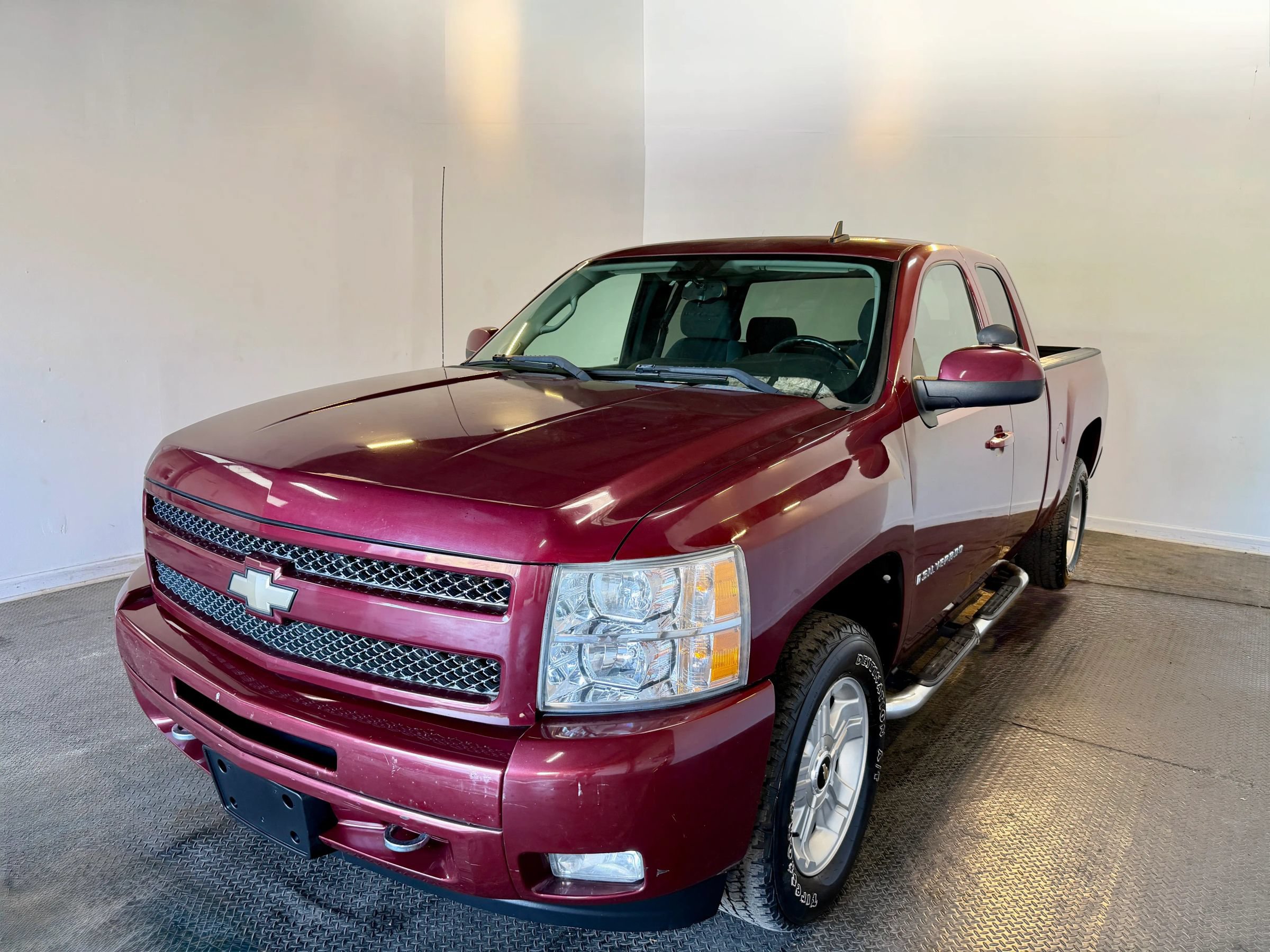 Used 2009 Chevrolet Silverado 1500 LT w/ Power Pack Plus AWD/4WD image 2