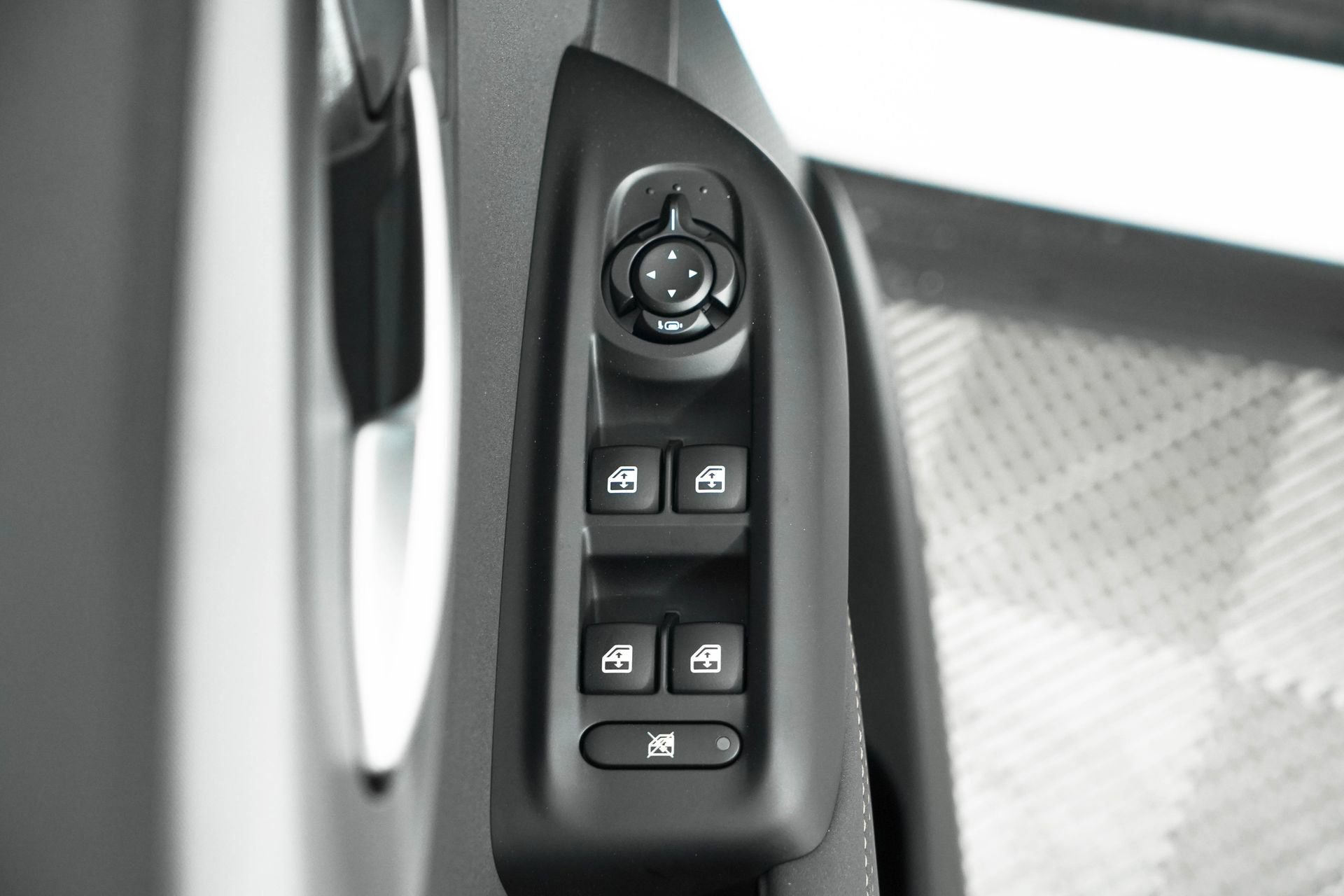 New 2025 Alfa Romeo Tonale AWD/4WD image 28
