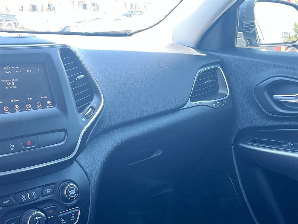 Used 2020 Jeep Cherokee Latitude Plus w/ Cold Weather Group image 22