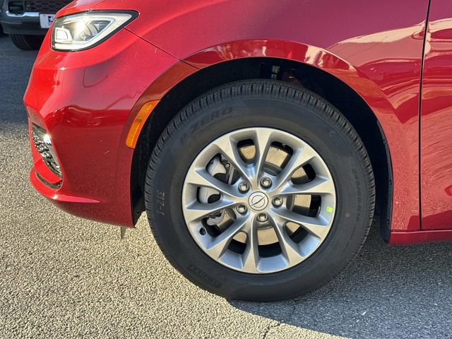 New 2026 Chrysler Pacifica Select image 8