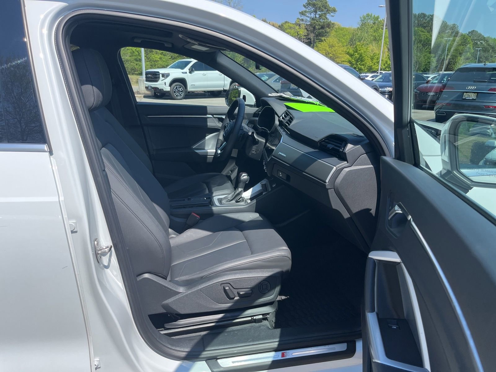 Used 2025 Audi Q3 2.0T Premium w/ Convenience Package image 34