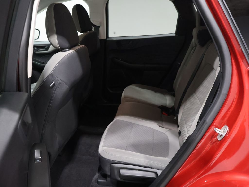 Used 2022 Ford Escape SE w/ Cold Weather Package image 18