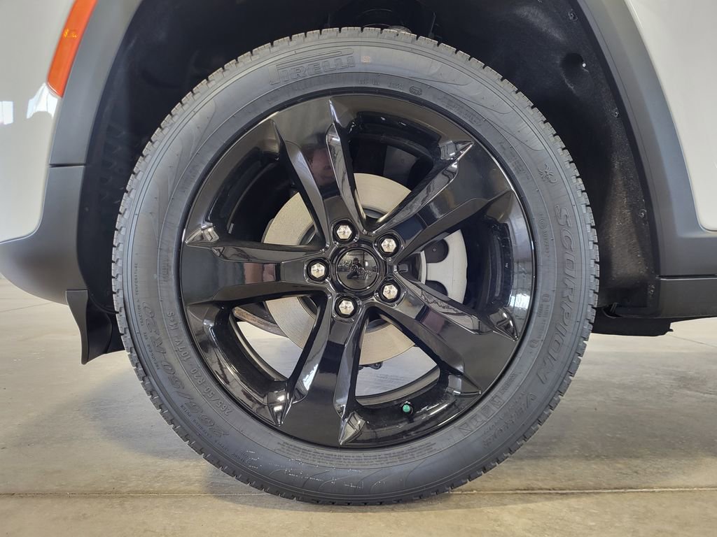 New 2026 Jeep Grand Cherokee Limited w/ Limited Altitude Package AWD/4WD image 10