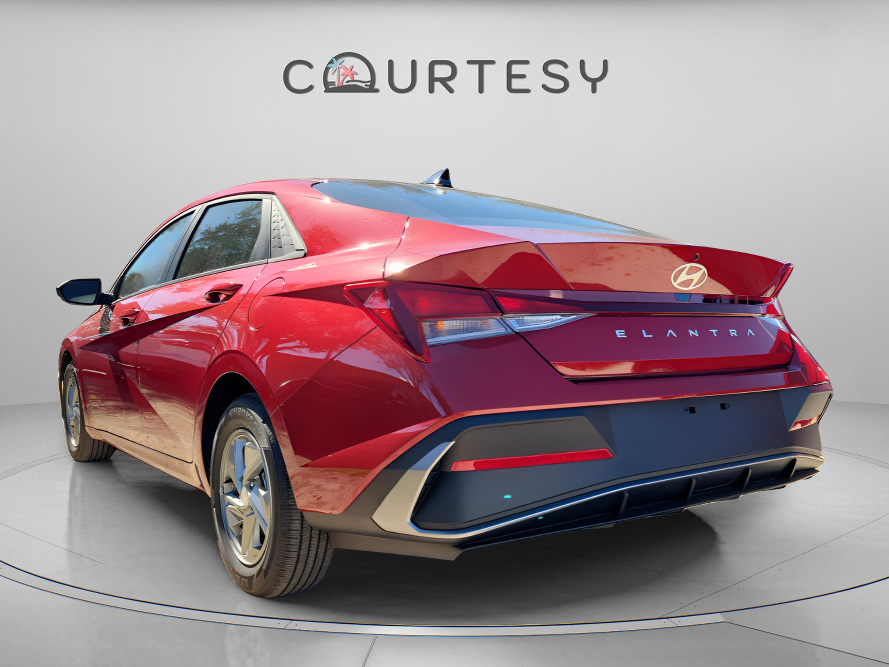 New 2026 Hyundai Elantra SE image 3