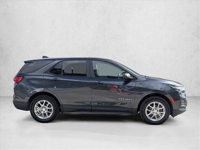 Used 2022 Chevrolet Equinox LS w/ LS Convenience Package image 4