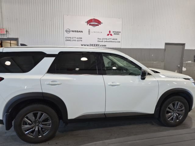 Certified 2025 Nissan Pathfinder S AWD/4WD image 2