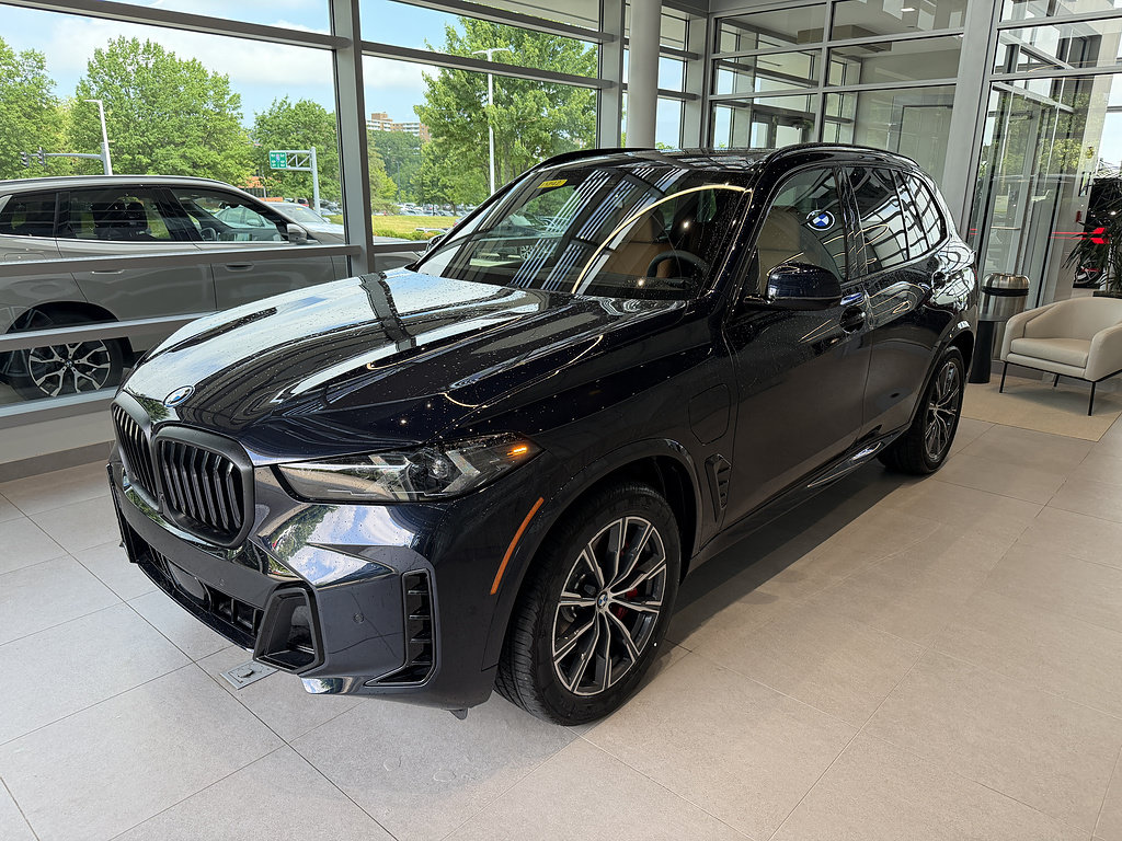 New 2026 BMW X5 xDrive50e w/ M Sport Package AWD/4WD image 3