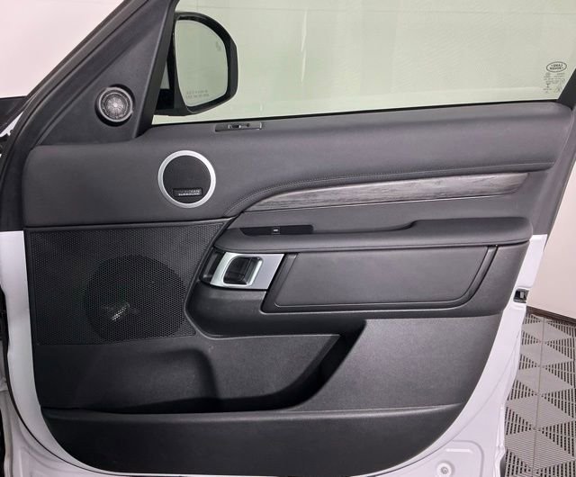 Used 2020 Land Rover Discovery HSE AWD/4WD image 26