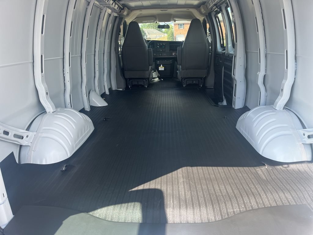 New 2025 Chevrolet Express 3500 Extended w/ Driver Convenience Package RWD image 5