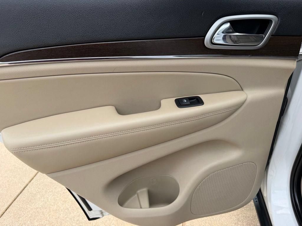 Used 2018 Jeep Grand Cherokee Limited RWD image 12