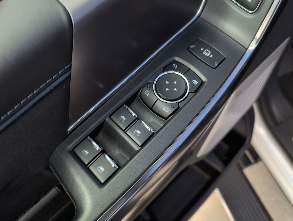 New 2026 Ford F350 Platinum w/ FX4 Off-Road Package image 29