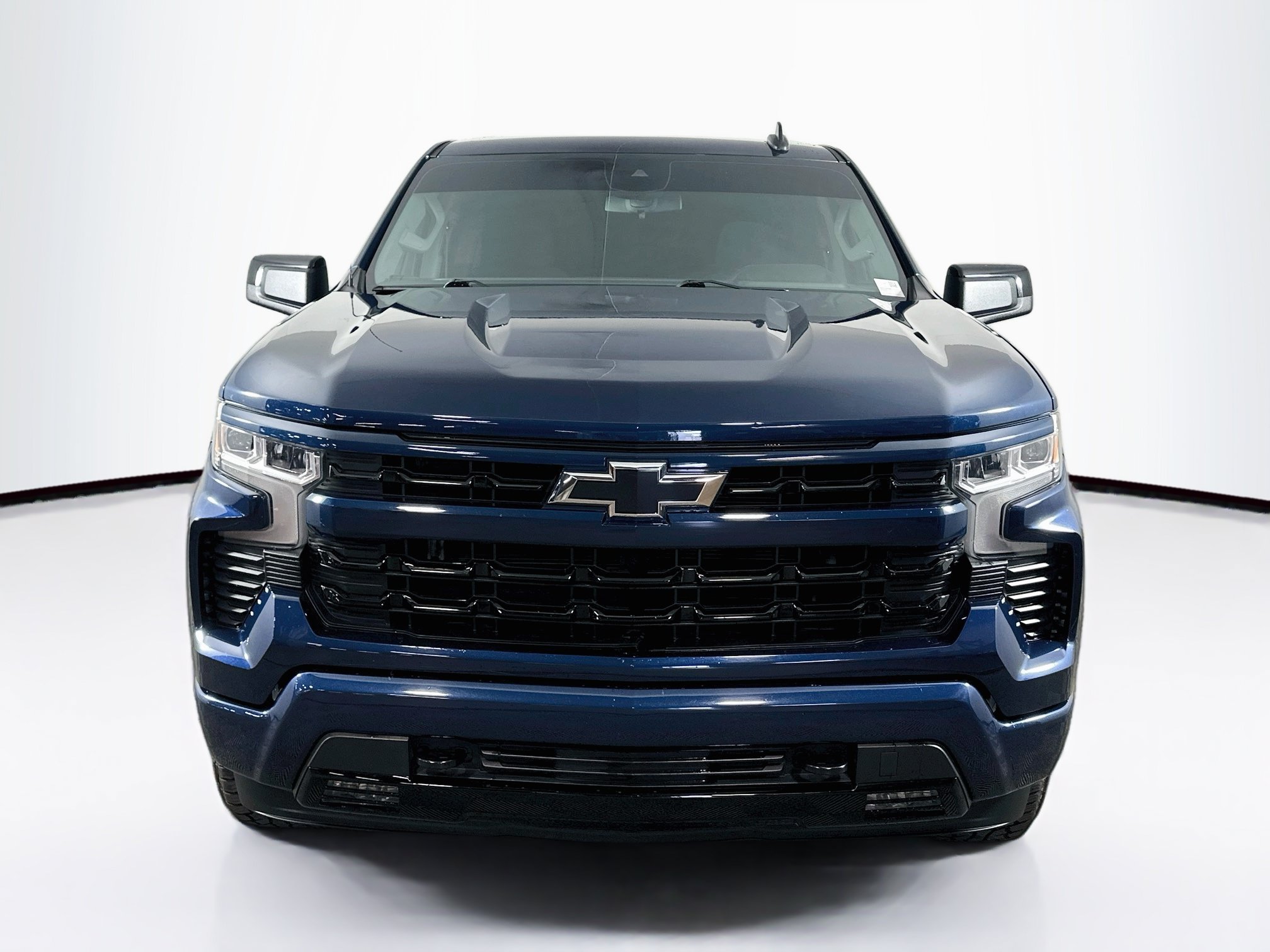 Used 2023 Chevrolet Silverado 1500 RST AWD/4WD image 2