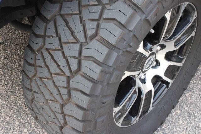 Used 2023 Nissan Titan SV AWD/4WD image 30