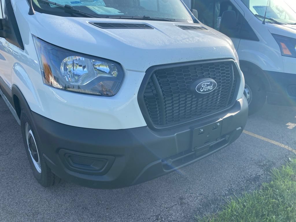 New 2026 Ford Transit 250 148 Medium Roof w/ Load Area Protection Package RWD image 3