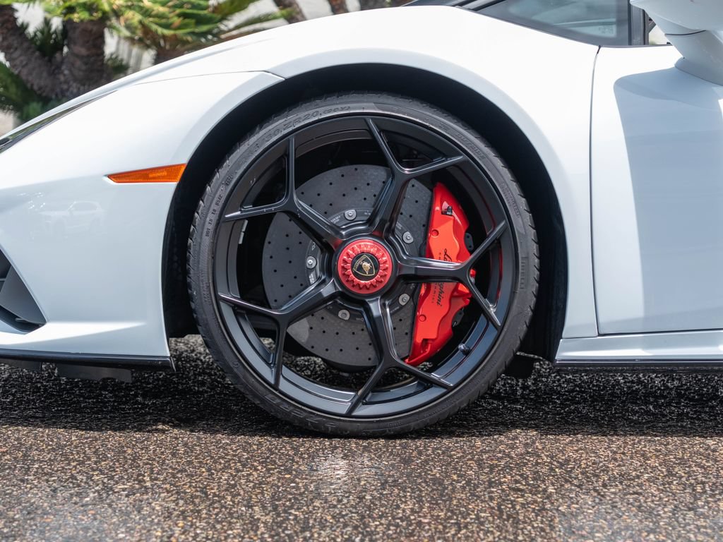 Used 2024 Lamborghini Huracan EVO AWD/4WD image 9