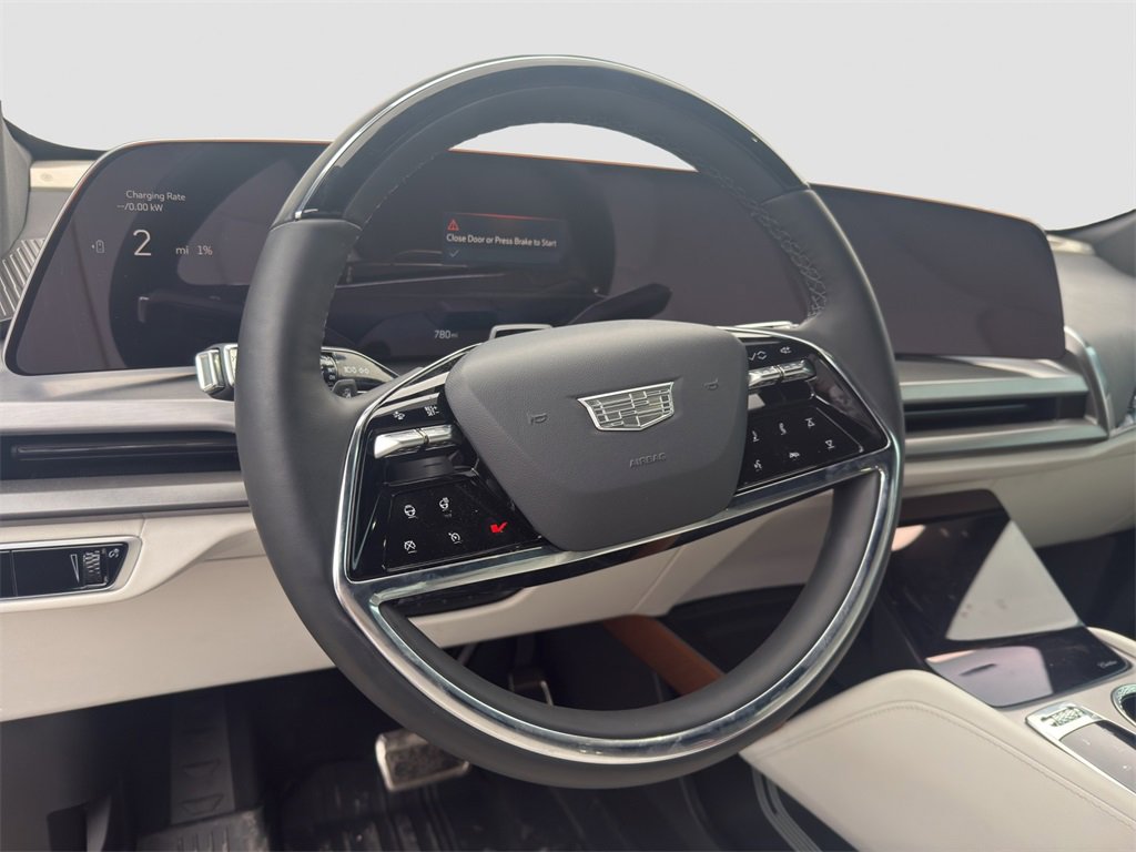 Used 2026 Cadillac Vistiq Luxury image 6