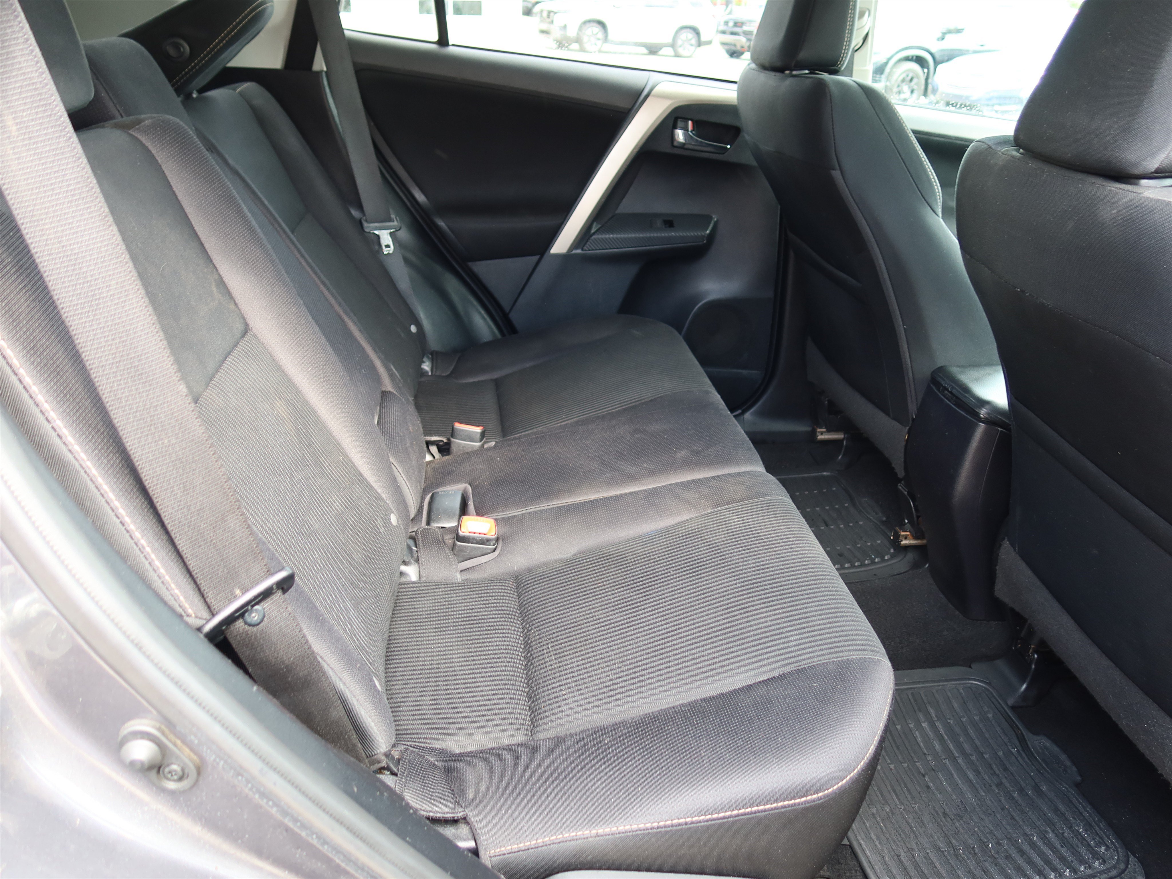 Used 2015 Toyota RAV4 XLE FWD image 12