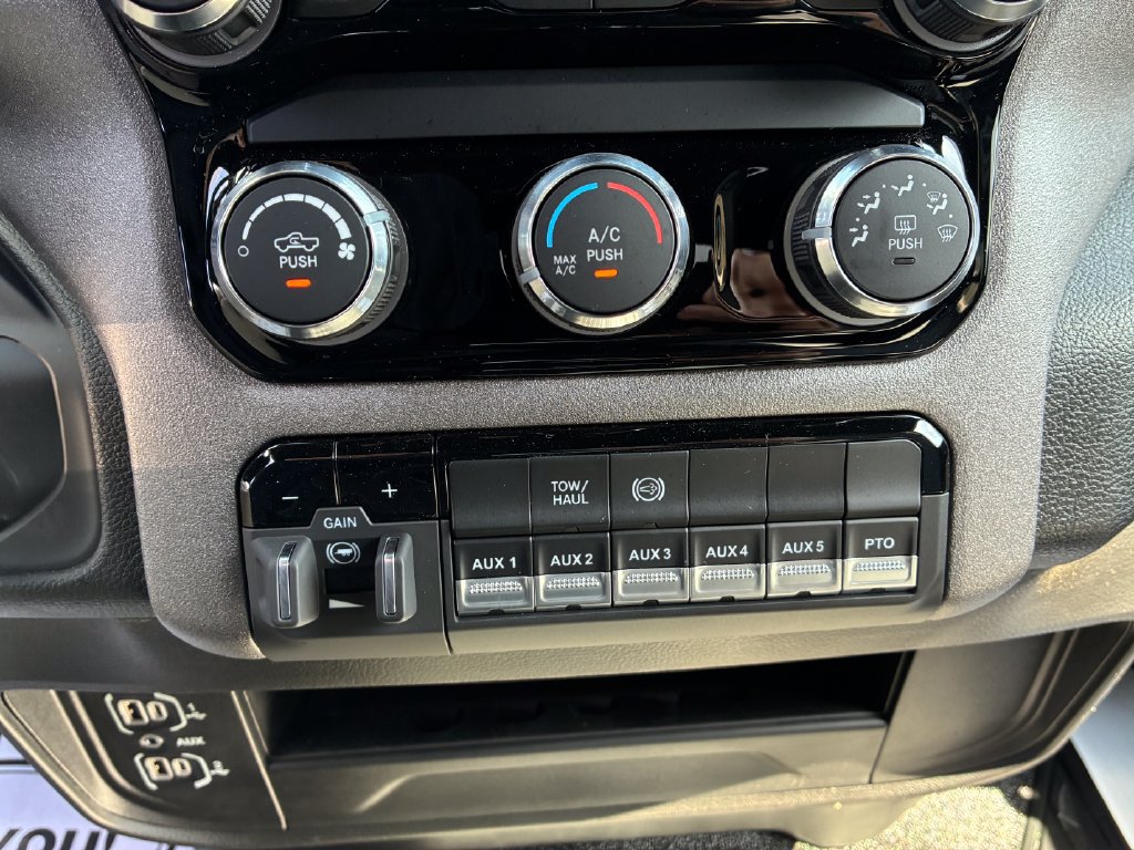 New 2026 RAM 3500 Tradesman w/ Chrome Appearance Group A AWD/4WD image 13