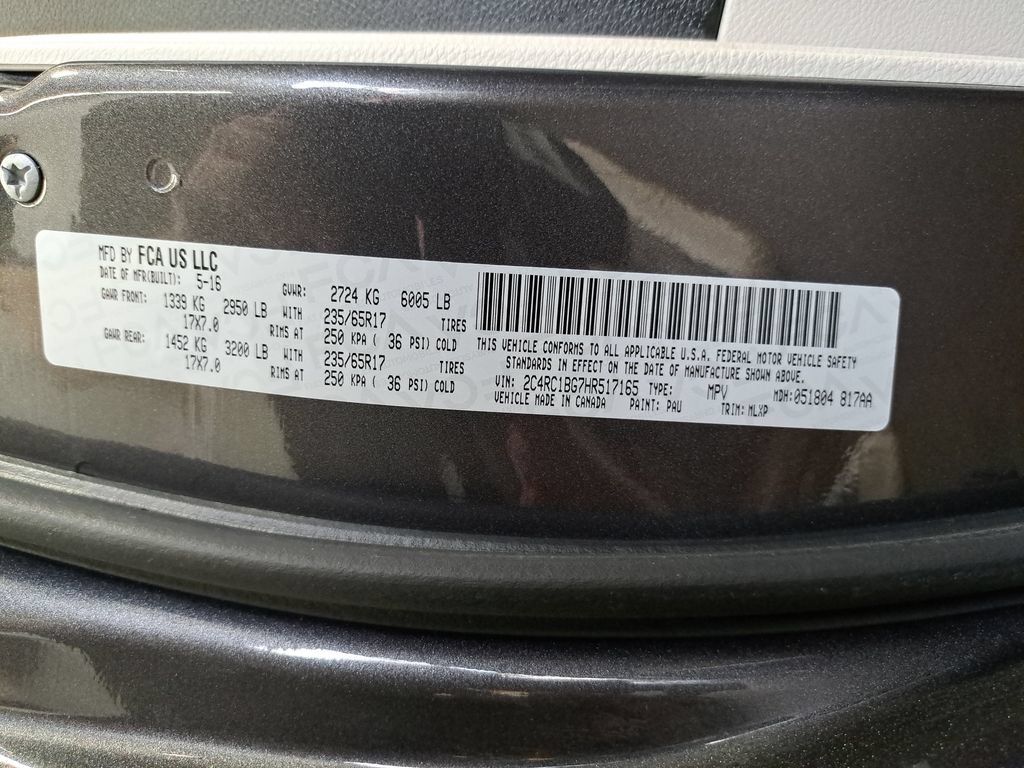 Used 2017 Chrysler Pacifica Touring-L FWD image 37