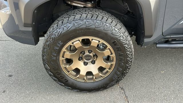 Used 2024 Toyota Tacoma Trailhunter image 5