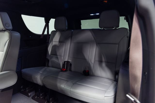 Used 2023 GMC Yukon XL SLT w/ SLT Luxury Package image 24