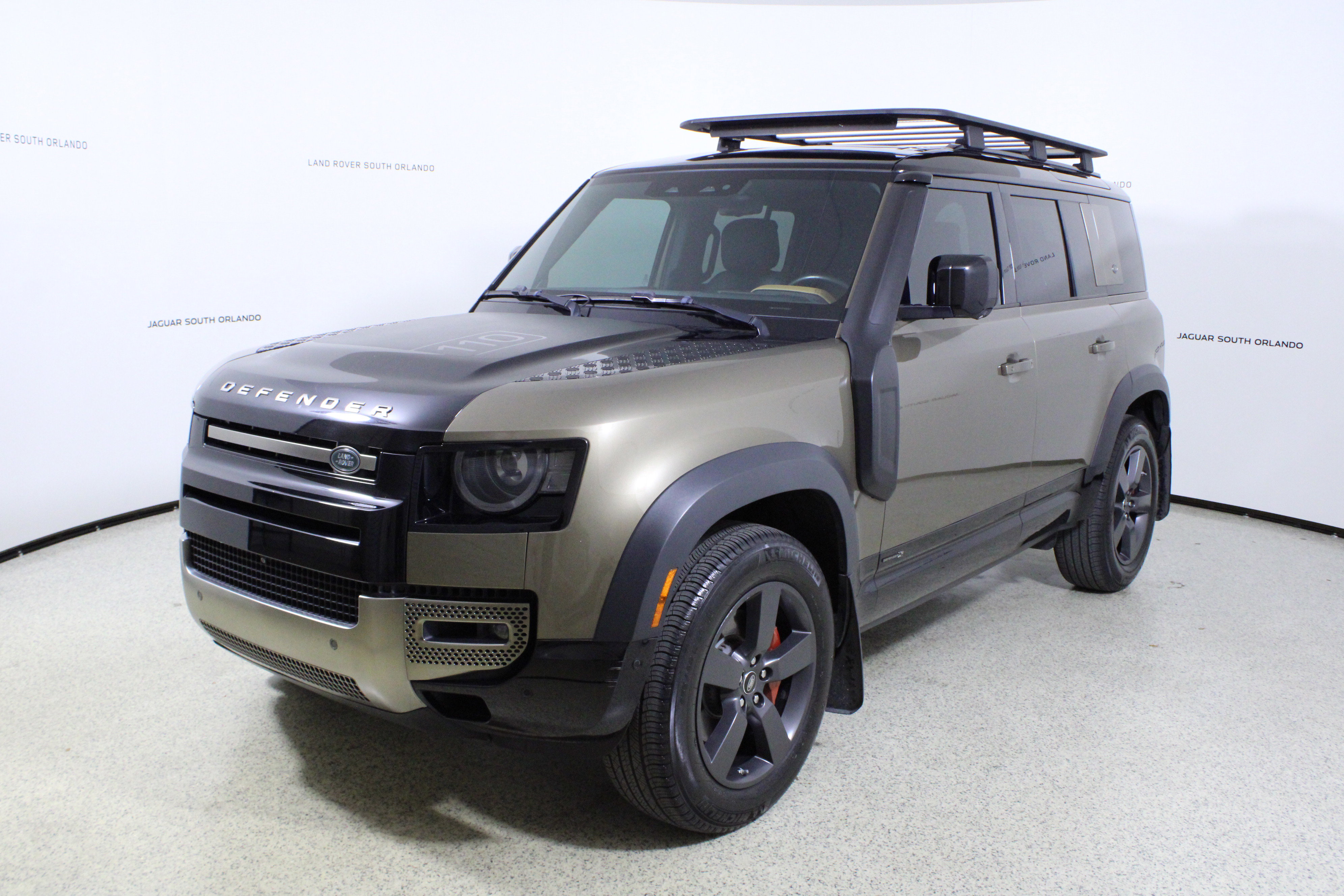 Used 2020 Land Rover Defender 110 X image 4