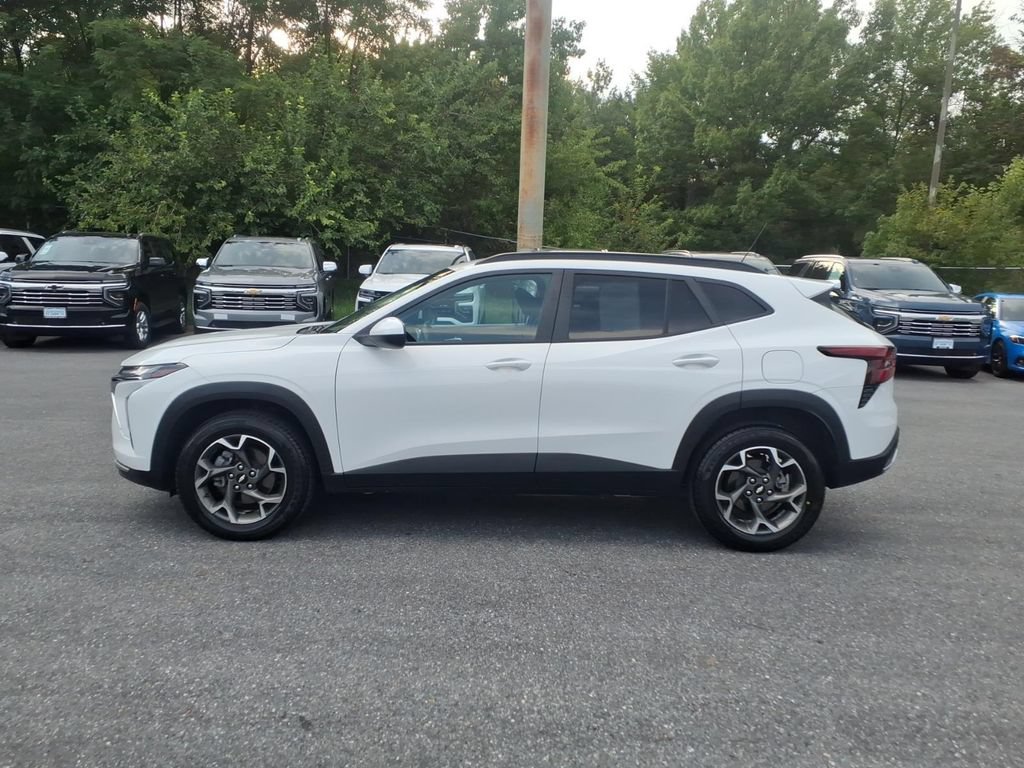 Certified 2024 Chevrolet Trax LT w/ LT Convenience Package FWD image 5