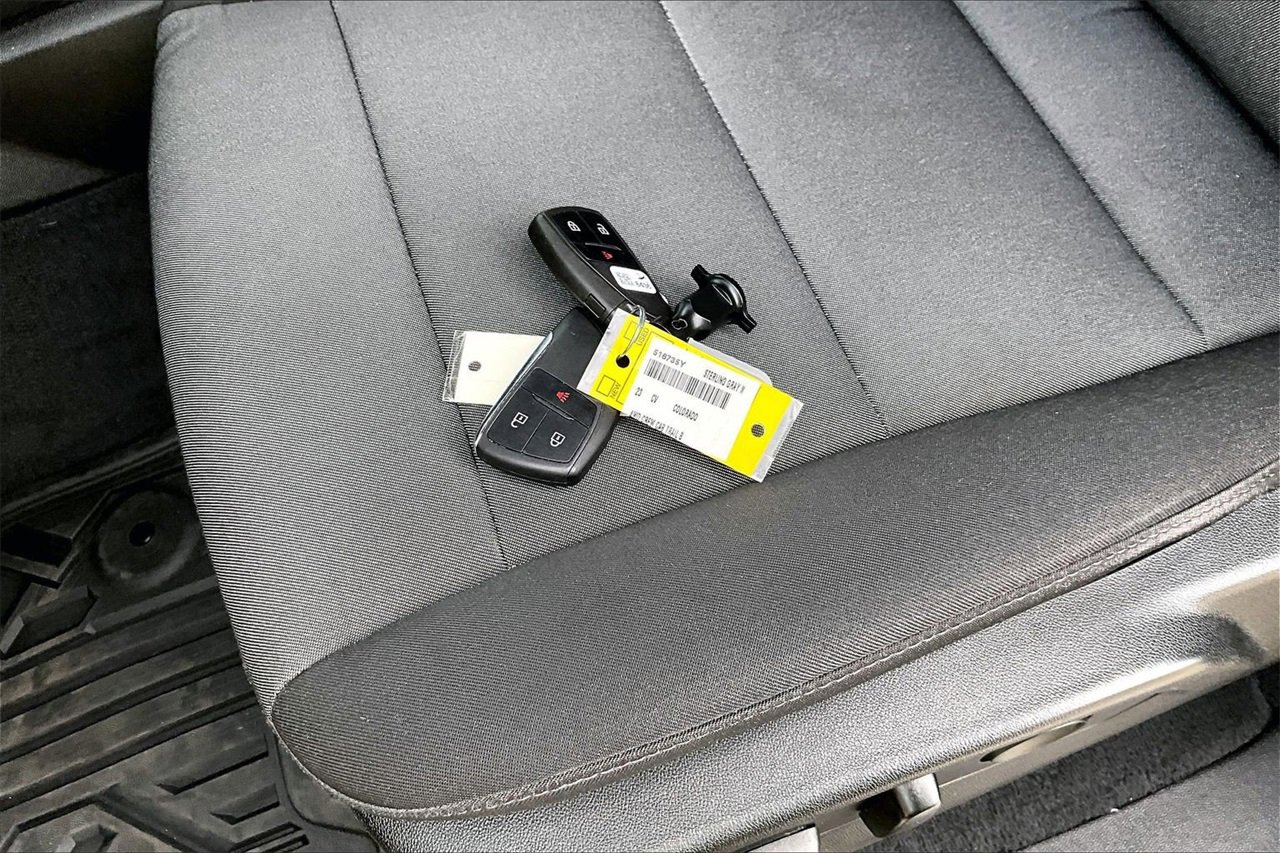 Used 2023 Chevrolet Colorado Trail Boss w/ Technology Package image 30