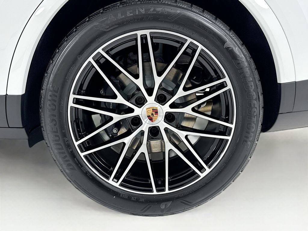 New 2026 Porsche Cayenne Coupe AWD/4WD image 33