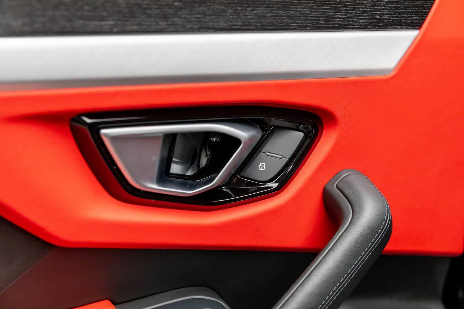 Used 2022 Lamborghini Urus image 39