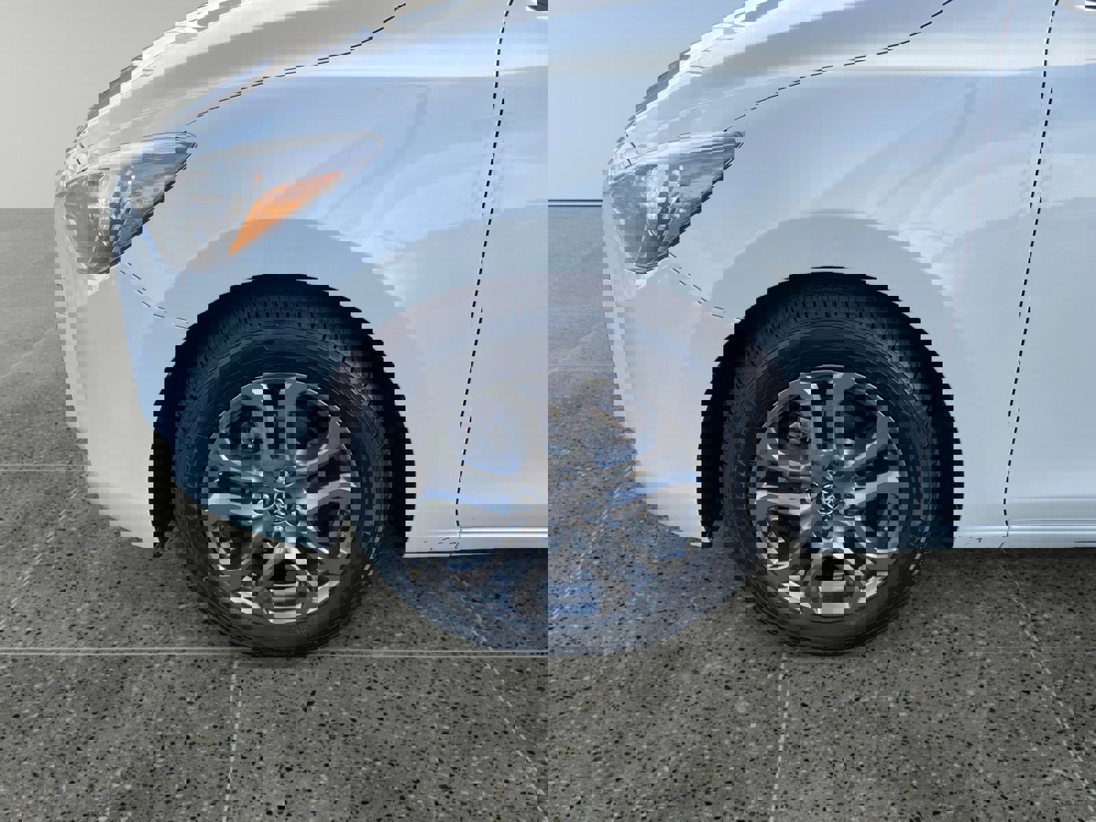 Used 2019 Toyota Yaris LE image 14