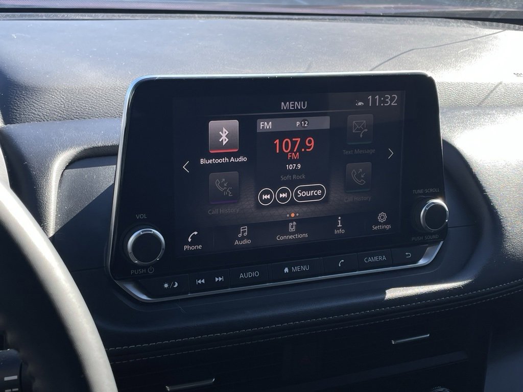 Used 2025 Nissan Rogue SV image 14