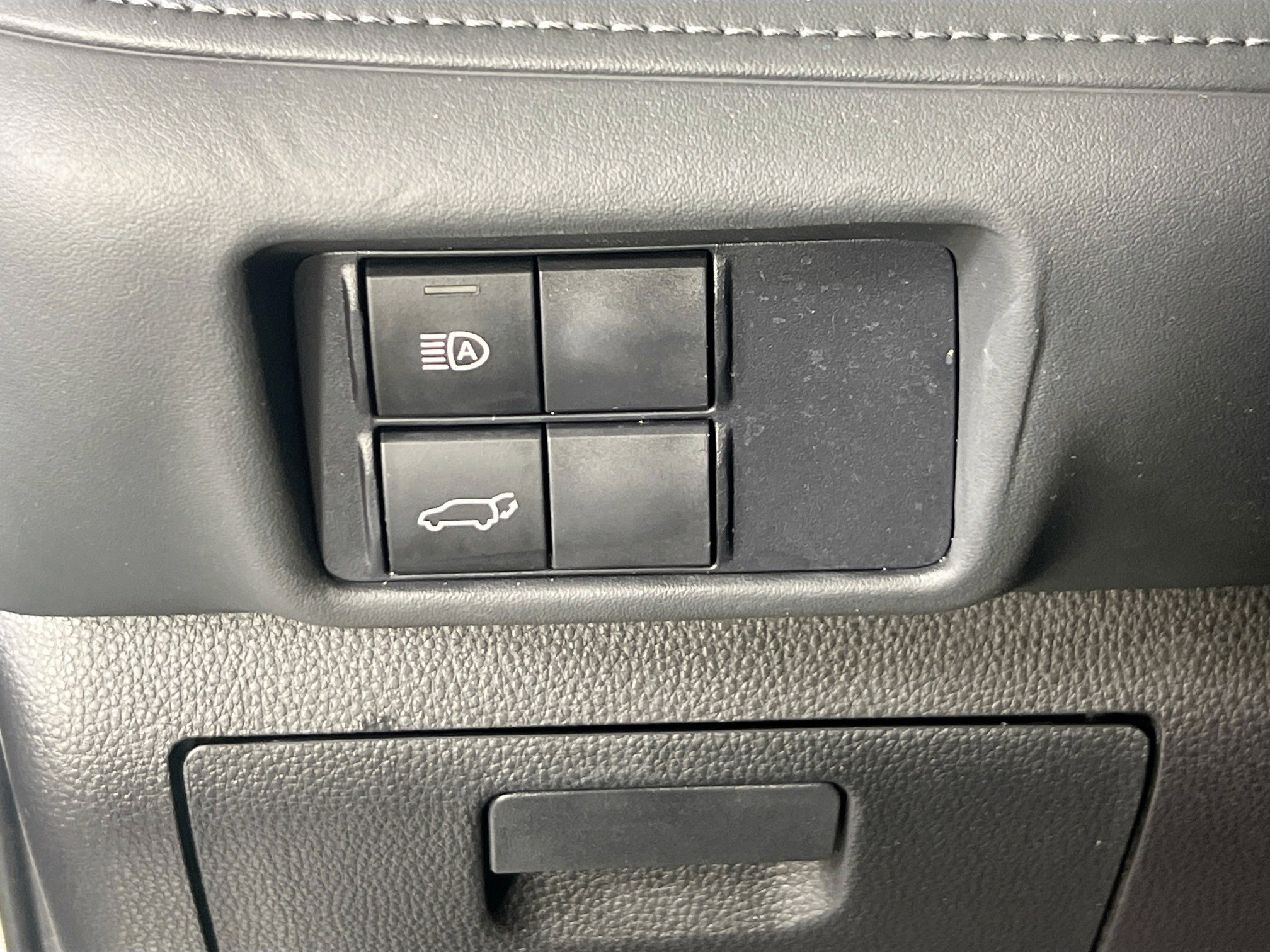 Used 2021 Toyota Highlander XSE image 10