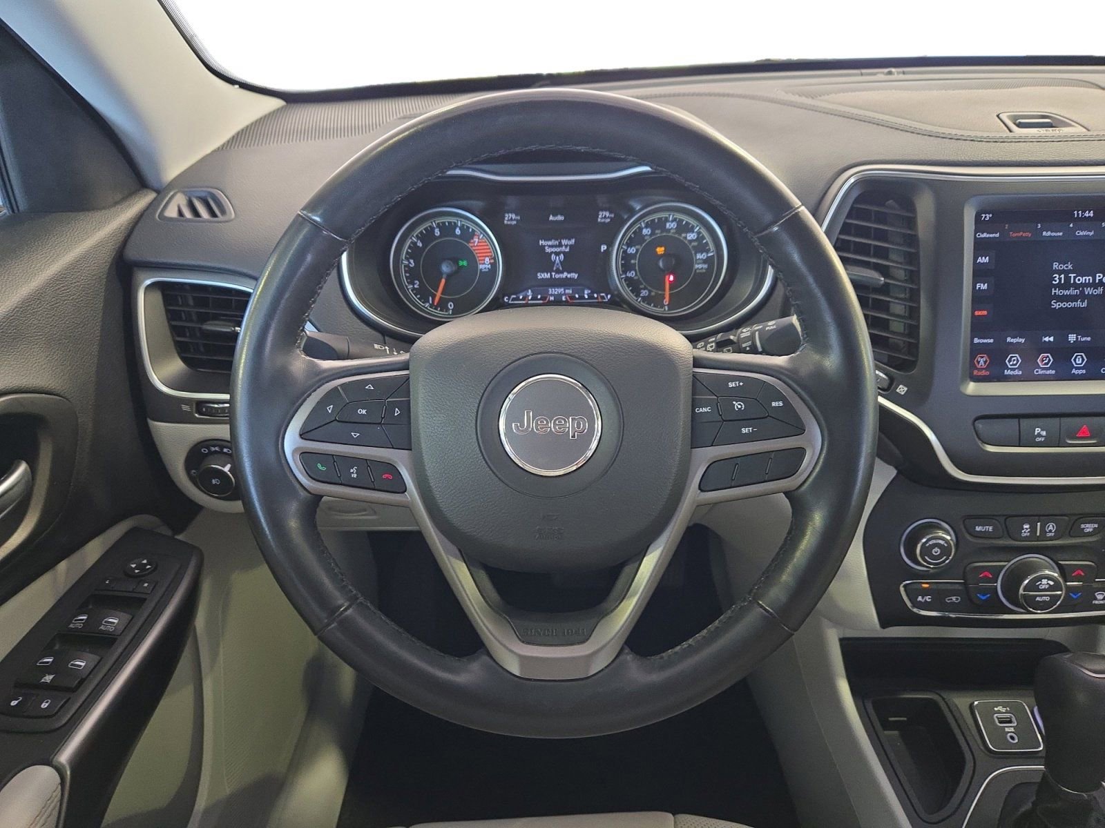 Used 2021 Jeep Cherokee Latitude Lux w/ Comfort/Convenience Group FWD image 22