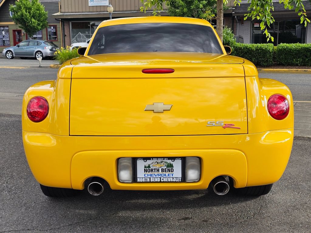 Used 2006 Chevrolet SSR w/ Preferred Equipment Group RWD image 9